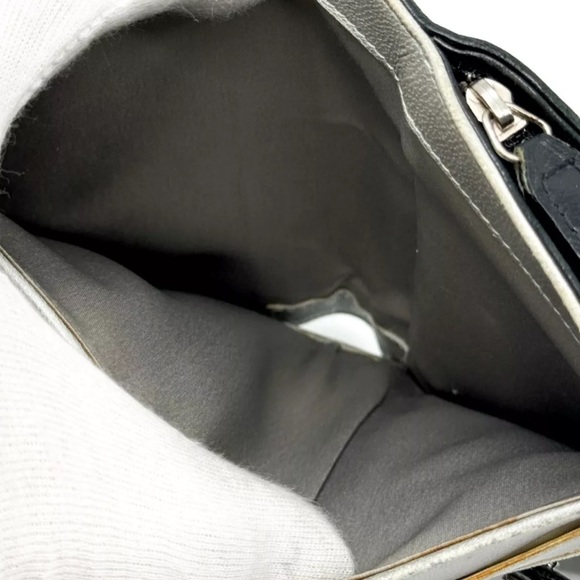 Chanel Camellia Compact Black Bi-fold wallet - Picture 9 of 11